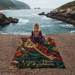Unlock the Magic of Christmas – Golden Key Coral Fleece Blanket